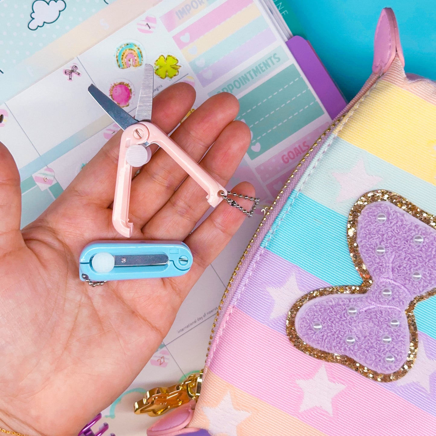 JUNK JOURNAL - TINY Retractable Scissors